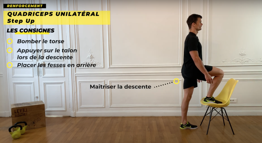 exercice de renforcement musculaire du quadriceps et des fessiers sur chaise