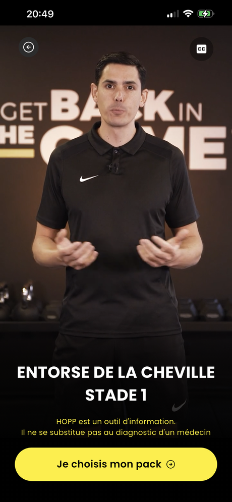 Écran vidéo d'explication d'une entorse de la cheville par un kiné du sport dans l'application HOPP